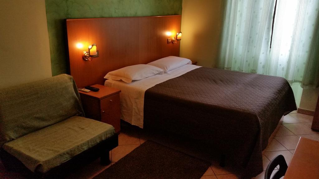 Affittacamere Volusia House روما الغرفة الصورة